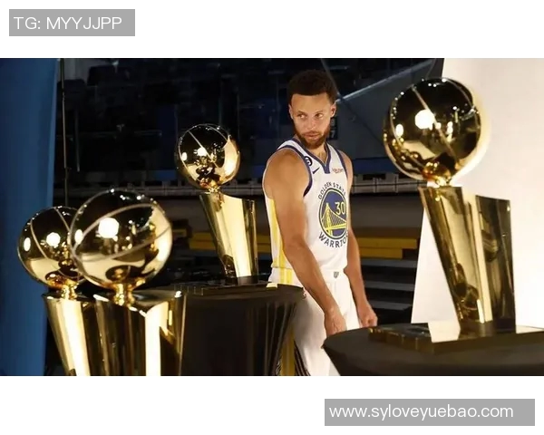 库里全场精彩瞬间集锦展示神奇表现领衔勇士大胜敌手 库里全场精彩瞬间集锦展示神奇表现领衔勇士大胜敌手