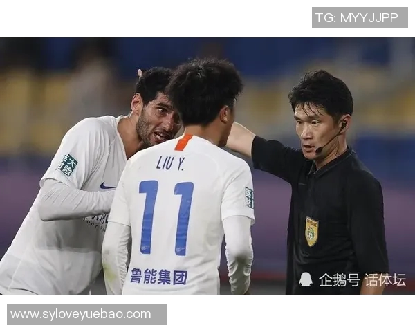 孙兴慜赛场举动引发广泛争议 球迷热议纷纷情绪激烈