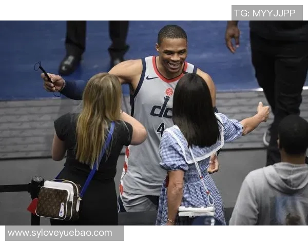 八卦爆料：季后赛被曝与明星传出绯闻